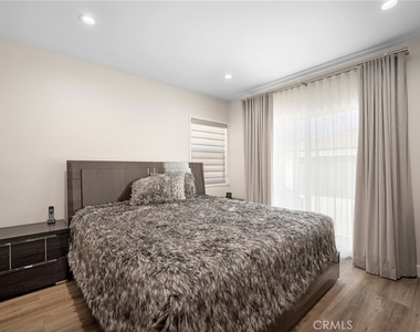1365 Winchester Avenue - Photo Thumbnail 13
