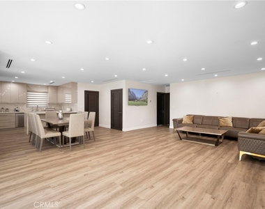 1365 Winchester Avenue - Photo Thumbnail 5