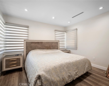 1365 Winchester Avenue - Photo Thumbnail 17