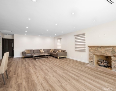 1365 Winchester Avenue - Photo Thumbnail 4