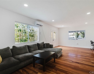 13501 Egbert Street - Photo Thumbnail 4