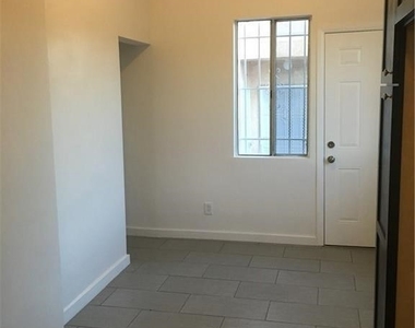 4354 Compton - Photo Thumbnail 17