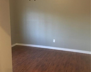 4354 Compton - Photo Thumbnail 10