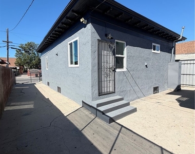 4354 Compton - Photo Thumbnail 5