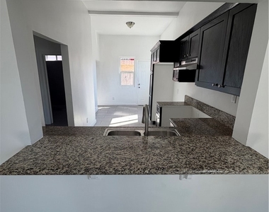 4354 Compton - Photo Thumbnail 7