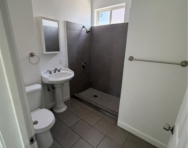 4354 Compton - Photo Thumbnail 17