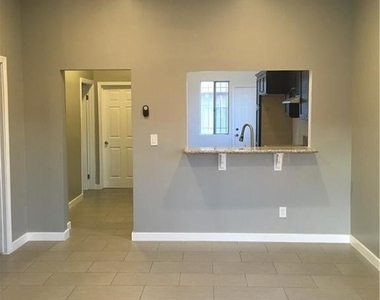 4354 Compton - Photo Thumbnail 9
