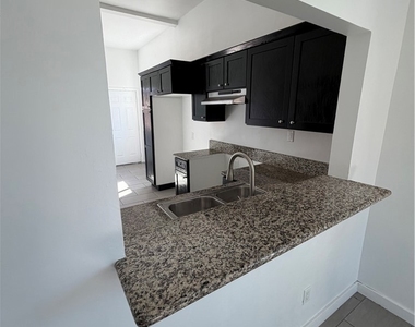4354 Compton - Photo Thumbnail 10