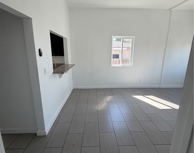 4354 Compton - Photo Thumbnail 30