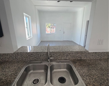 4354 Compton - Photo Thumbnail 13
