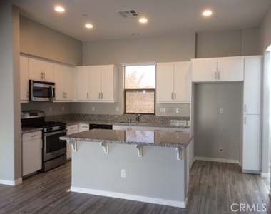 674 Chandler - Photo Thumbnail 12