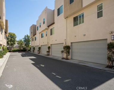 5750 Acacia Lane - Photo Thumbnail 7