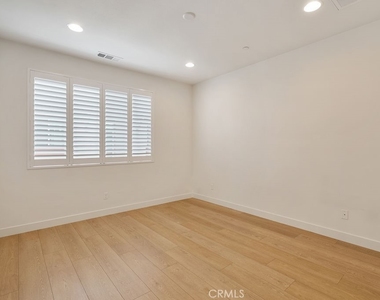 5750 Acacia Lane - Photo Thumbnail 26