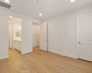 5750 Acacia Lane - Photo Thumbnail 27
