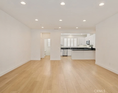5750 Acacia Lane - Photo Thumbnail 21