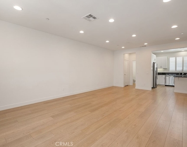 5750 Acacia Lane - Photo Thumbnail 24