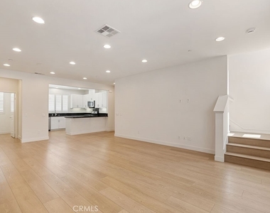 5750 Acacia Lane - Photo Thumbnail 20
