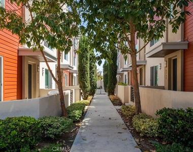 5750 Acacia Lane - Photo Thumbnail 6