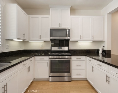 5750 Acacia Lane - Photo Thumbnail 16
