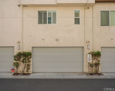 5750 Acacia Lane - Photo Thumbnail 8