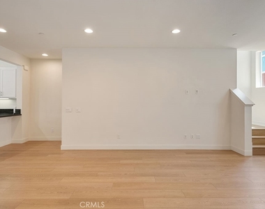 5750 Acacia Lane - Photo Thumbnail 23