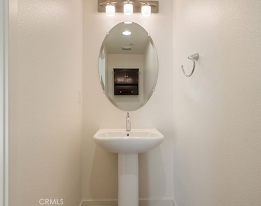 5750 Acacia Lane - Photo Thumbnail 12