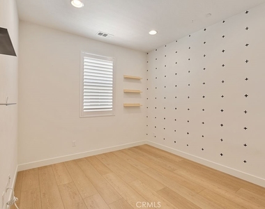 5750 Acacia Lane - Photo Thumbnail 31