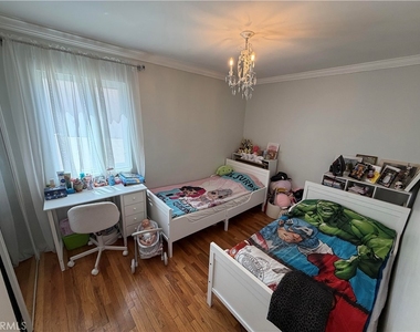 10619 Mcclemont - Photo Thumbnail 9