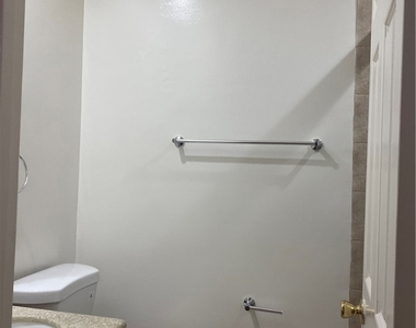 1146 E Lexington - Photo Thumbnail 11