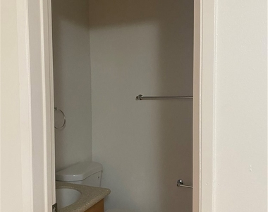 1146 E Lexington - Photo Thumbnail 14