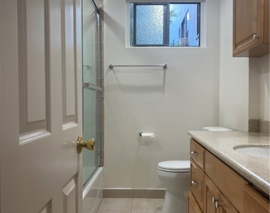 1146 E Lexington - Photo Thumbnail 15