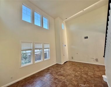 16 Foxtail Court - Photo Thumbnail 5