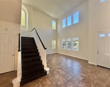 16 Foxtail Court - Photo Thumbnail 4