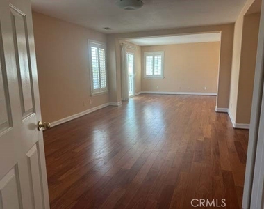 13884 Oak Tree - Photo Thumbnail 17