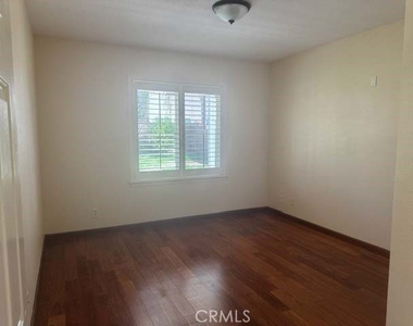 13884 Oak Tree - Photo Thumbnail 9