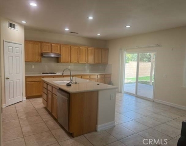 13884 Oak Tree - Photo Thumbnail 3