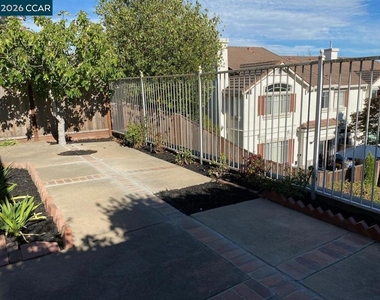 171 Shadowhill Cir - Photo Thumbnail 31