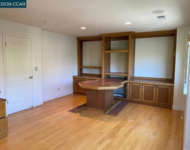 171 Shadowhill Cir - Photo Thumbnail 23