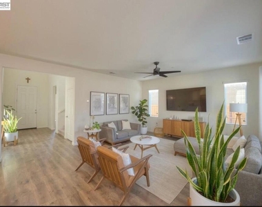 21236 Grapevine Dr - Photo Thumbnail 1
