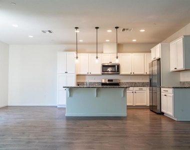 21236 Grapevine Dr - Photo Thumbnail 2