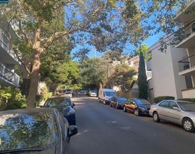 155 Pearl St - Photo Thumbnail 1