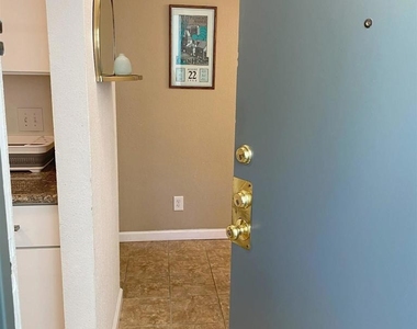 155 Pearl St - Photo Thumbnail 2
