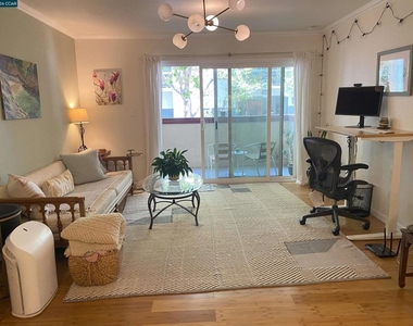 155 Pearl St - Photo Thumbnail 5