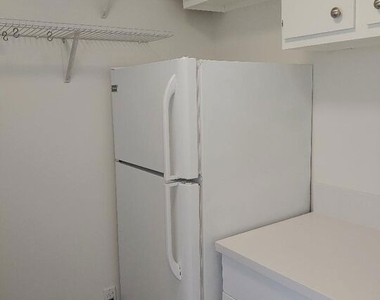 5419 Harold Way - Photo Thumbnail 13