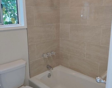 5419 Harold Way - Photo Thumbnail 17