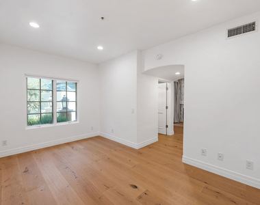 851 N San Vicente Boulevard - Photo Thumbnail 10