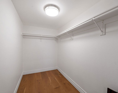 851 N San Vicente Boulevard - Photo Thumbnail 17