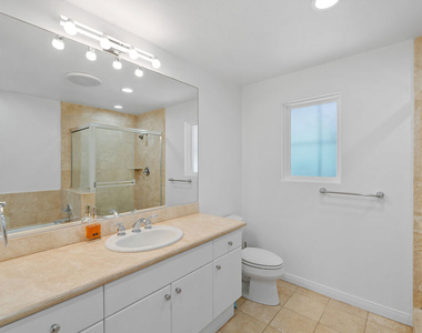 851 N San Vicente Boulevard - Photo Thumbnail 16