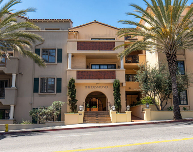851 N San Vicente Boulevard - Photo Thumbnail 2