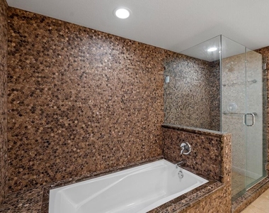 851 N San Vicente Boulevard - Photo Thumbnail 20
